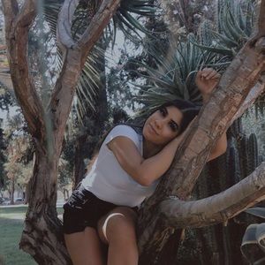 Meet your Posher, Perla